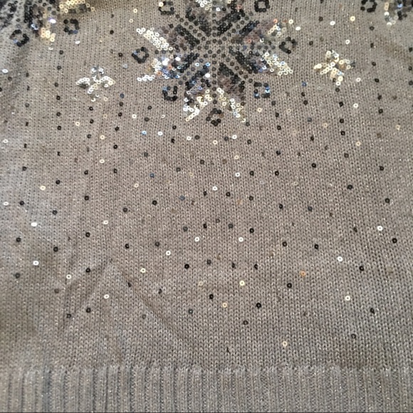 💜Girl’s Justice Sparkly Snowflake Sweater💜 - Picture 3 of 4